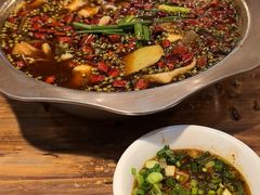 -乡土特色.冷锅鱼.牦牛肉汤锅