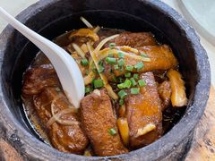 石锅自制黑豆腐-龙禧渔村酒楼