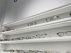 -美式眼镜·授权蔡司.依视路.尼康.豪雅.明月(南翔印象城店)