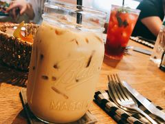 -ROAST coffee & eatery