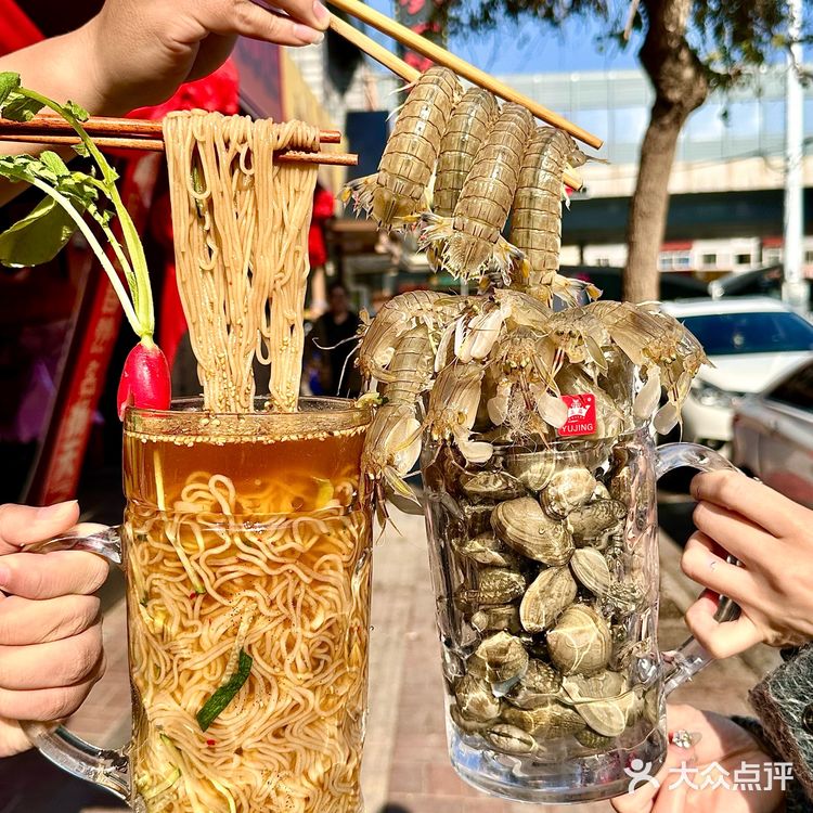 沈阳烧烤都细分赛道了，我站海鲜这条！鲜迷糊🔥
