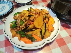 -东北哈尔滨酱骨头馆房掌柜铁锅炖