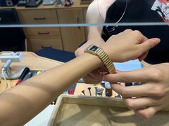 -亨得利名表服务中心(上海湾店)