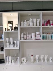 -JNK皮肤管理中心