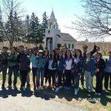 悬于蓝天白云、青山碧水之间