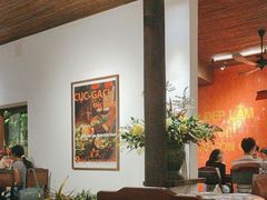 -Cuc Gach Quan Restaurant
