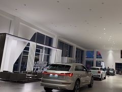 -上海冠松华奥奥迪4S店(张江店)