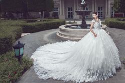 -派丽莫Pellimo原创设计婚纱品牌