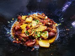 -大锅大灶柴火鸡鱼