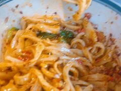 油泼三合一-宋益驴蹄子面肉夹馍(辛家庙店)