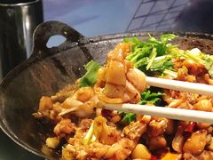 泥炉碳锅牛蛙-西街夜油条·麻团包乌饭