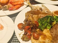 -广州万富希尔顿酒店·感趣自助餐厅·金秋蟹宴生蚝海鲜刺身烧烤