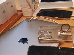 -Apple零售店(华贸购物中心店)