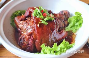 Braised Pork Shank with Bone