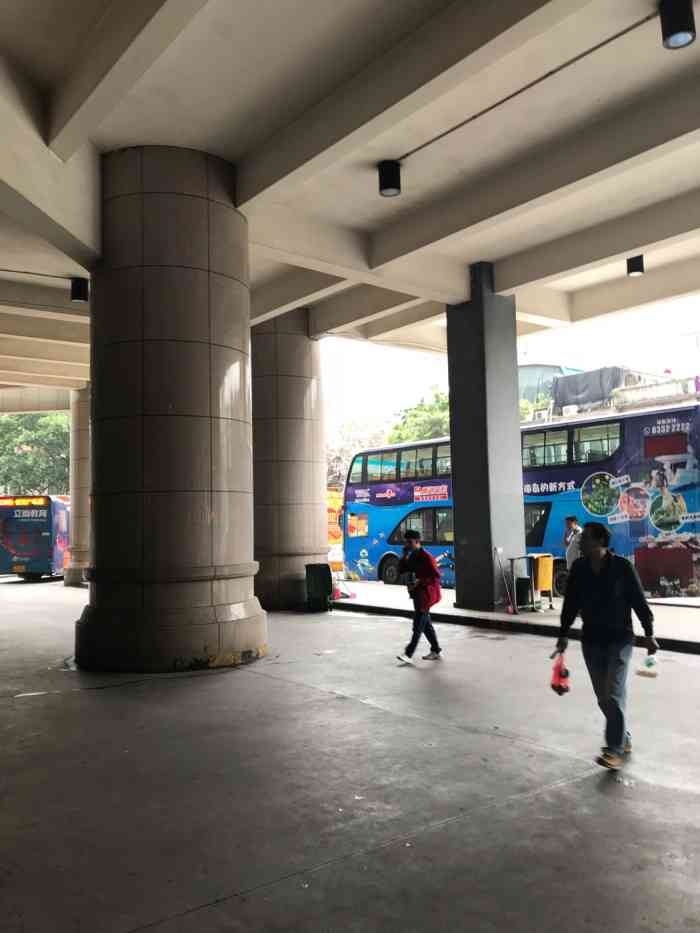 上个月从华林寺搭乘双层巴士过去恒宝公交场总站.