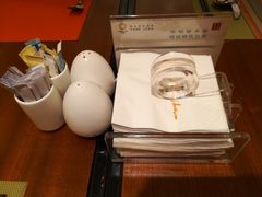 餐具摆设-岷山饭店-芝芝自助餐厅