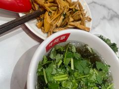 -牛吃草牛肉面(甬港南路店)