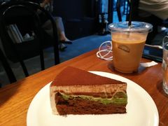 巧克力抹茶蛋糕-black rainbow coffee