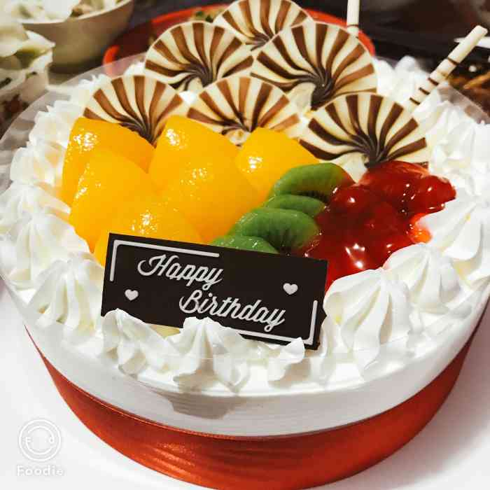 打分 颜值很高的蛋糕,性价比高,适合四五个人吃,实惠!