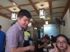 黄记馄饨王(中山中路店)-街头顶黄记馄饨王(中山中路店)