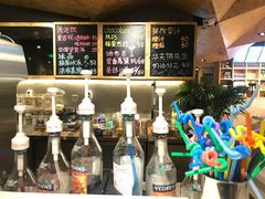 -新华里咖啡书吧(新华书店小寨店)