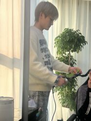 -V7 HAIR SALON