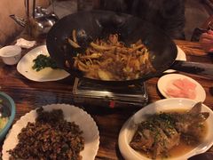 -富正毅三下锅·湘西韵味(天门山索道店)