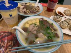 -小杨生煎(金山百联购物中心3楼店)