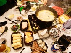 -鲜入围煮花胶鸡海鲜火锅