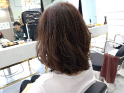 -艾米莉 烫染沙龙
