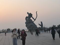 -巴陵广场