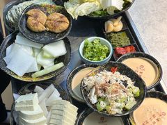 -洞庭洲·防空洞火锅·烧烤·铜锅涮肉(新百广场店)