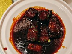 招牌红烧肉-松沪名灶·豆浆鱼头·新上海菜(飞航吾悦广场店)