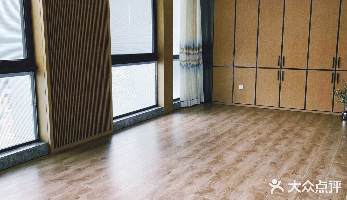 豪华占地2000平米的spa.你确定不来一下[奸笑][嘿哈]