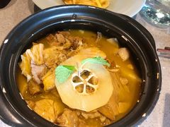 酸木瓜炖牛腩-半山腰·云南菜(侨福芳草地店)