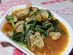 -肥肥虾庄·金牌油焖大虾(汉街SKP店)