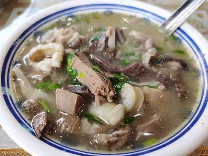 鸦儿李记·酱肉爆肚店(后海店)-"老字号了,今天正好路过赶上饭点,顾客
