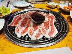 精品牛五花-唯成•韩国炭火烤肉 유성고기