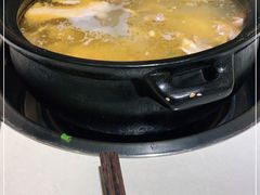 -烧哥美蛙肥肠鱼火锅·十五年社区店