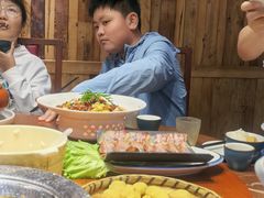 -老滇山寨•云南特色菜•地方菜•民族风情歌舞表演(金碧店)