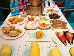 -领鲜活海鲜榴莲自助火锅(东门店)