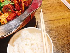 -愉肴麻辣香锅(中山路店)