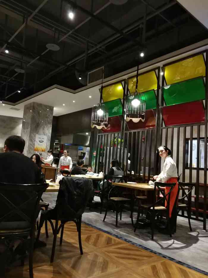 新梅华餐厅(新区美罗店)-"朋友请客吃饭,正好想吃烤鸭.我们三个人点.