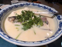-南京金牛湖巨碗鱼头