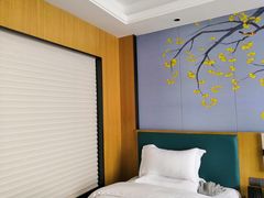 -南宁世纪君悦大酒店(青秀万达滨湖路地铁站店)