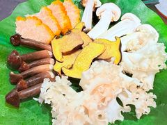 -钢管厂五区小郡肝串串香火锅(梅川路店)