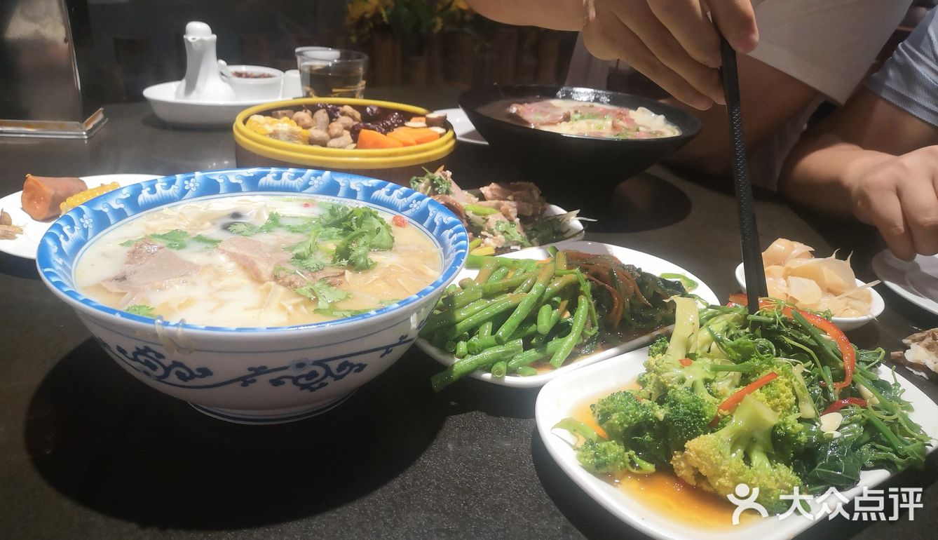 果然名不虚传。这里离我们住的河南鸿元酒店很近