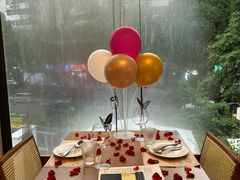 -Mark&Mars Restaurant