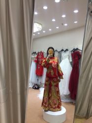 -觅白婚纱礼服馆