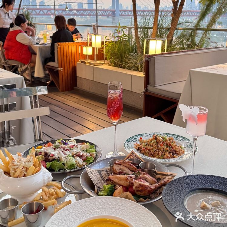 重庆江边超绝景观位餐厅🍴氛围感拉满🌇 